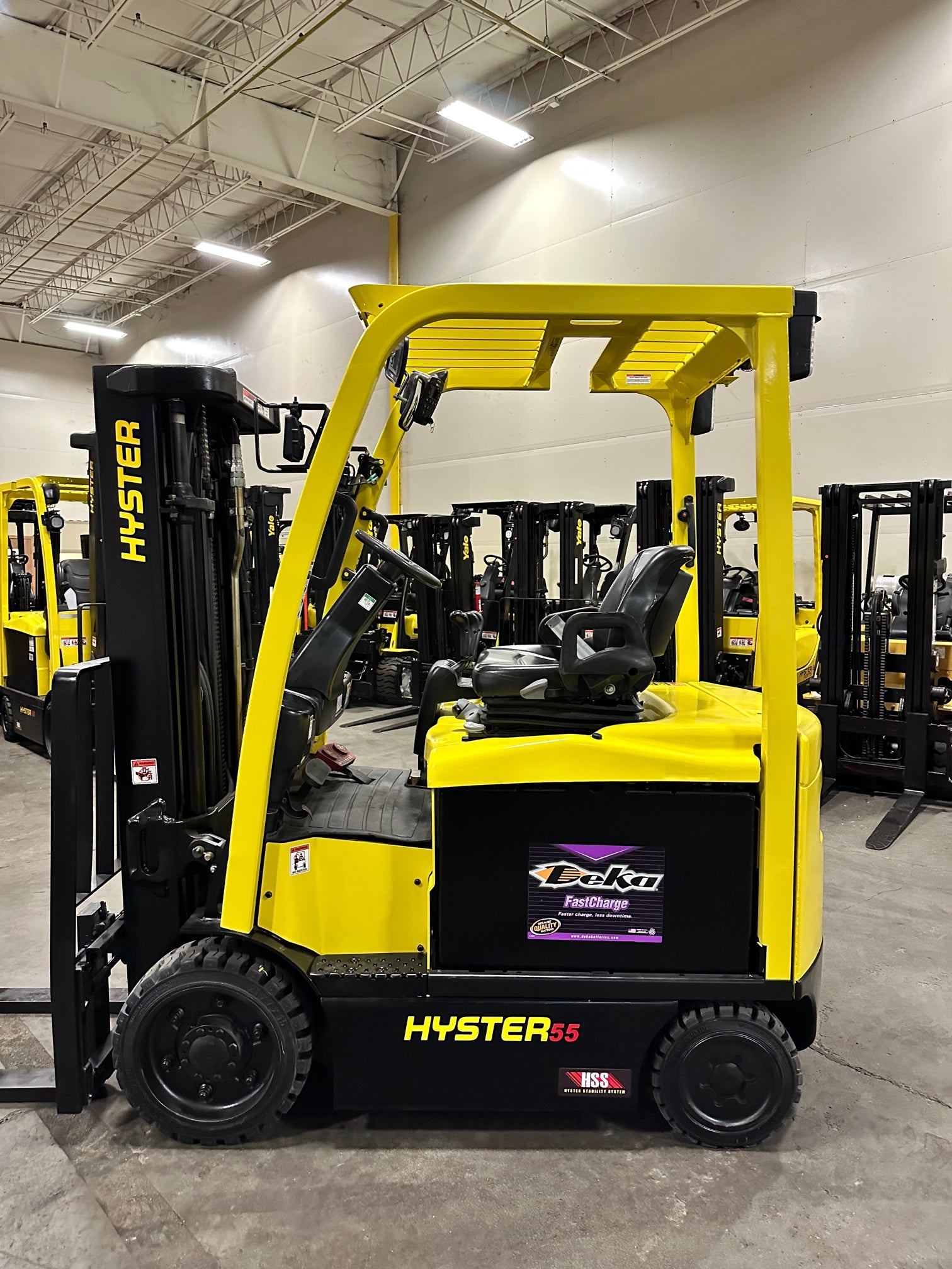 2011 HYSTER E55XN-33 5500 LB ELECTRIC 90/189 3 STAGE MAST SIDE SHIFTER ONLY  907 HOURS STOCK # BF9139979-BUF | United Lift Equipment LLC