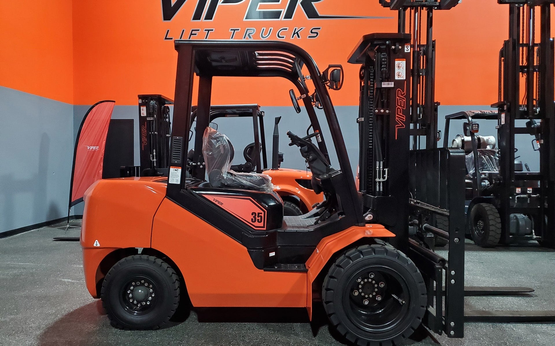 2024 VIPER FD35 8000 LB DIESEL FORKLIFT DUAL PNEUMATIC TIRES 89/189