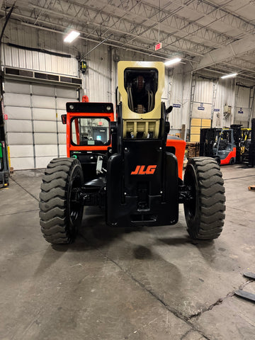 2018 JLG 1055