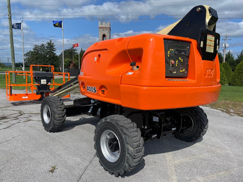 2014 JLG 400S