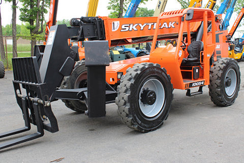 2018 SKYTRAK 10054 10000 LB DIESEL TELESCOPIC FORKLIFT TELEHANDLER PNEUMATIC 4WD OUTRIGGERS 2275 HOURS STOCK # BF9998729-NLE - United Lift Equipment LLC