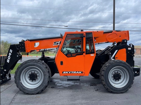 2024 SKYTRAK 8042 8000 LB DIESEL TELESCOPIC FORKLIFT TELEHANDLER PNEUMATIC 4WD ENCLOSED CAB WITH HEAT BRAND NEW STOCK # BF91251179-PAB