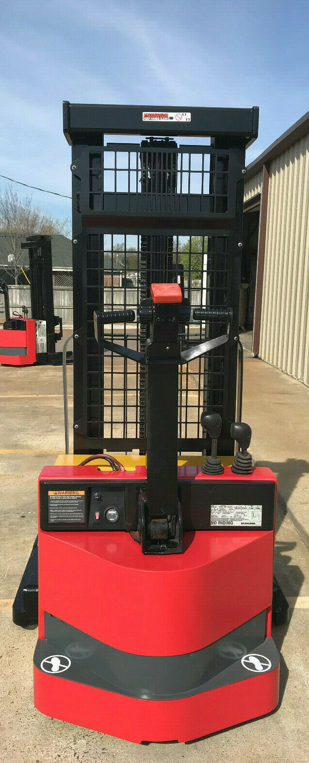 2008 RAYMOND RSS40 4000 LB ELECTRIC FORKLIFT WALKIE STACKER 86/128