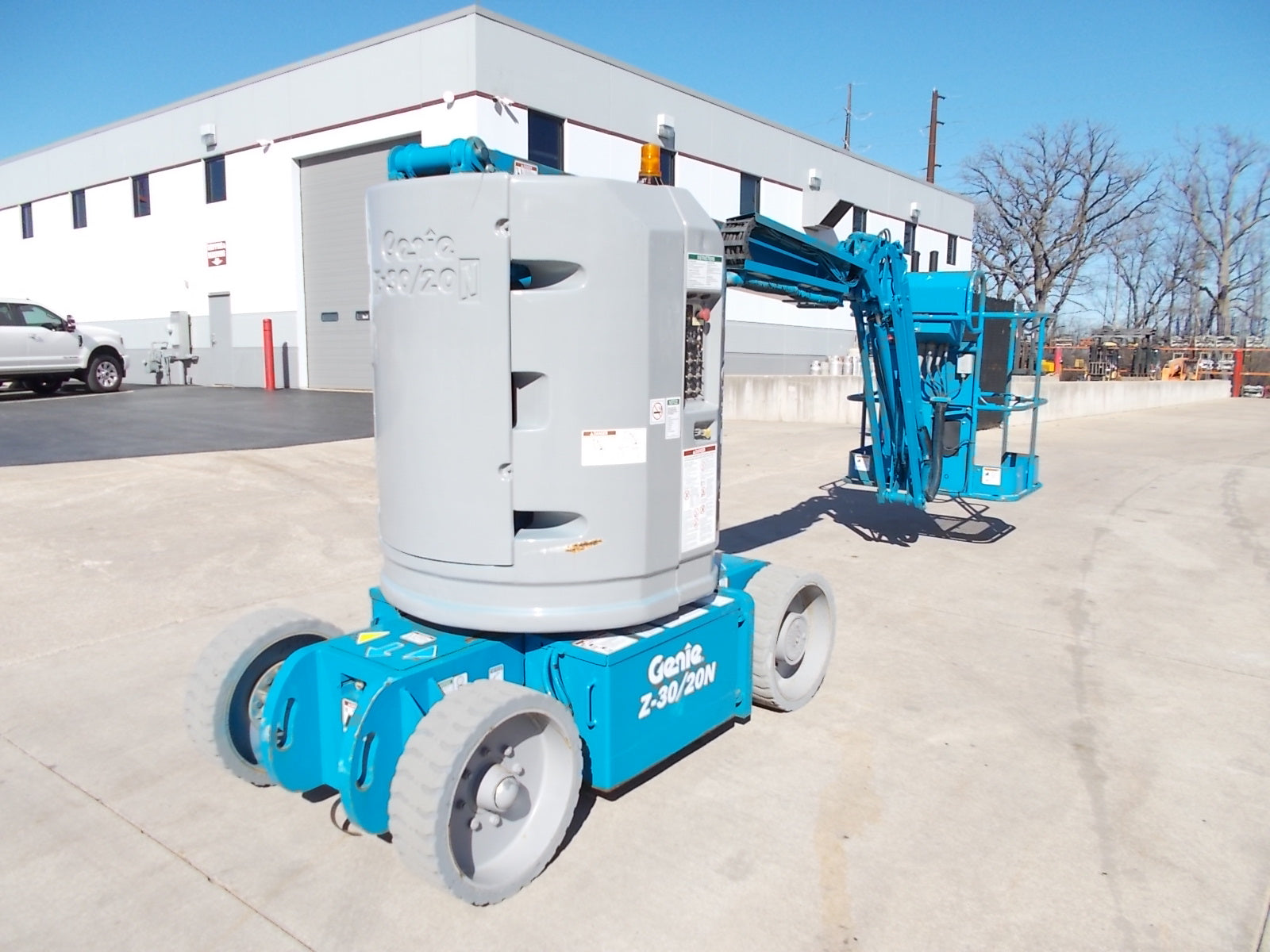 2011 GENIE Z-30/20N RJ 500 LBS ELECTRIC 30 FT. CUSHION 