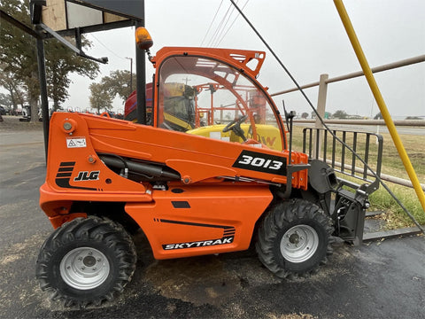 2020 SKYTRAK 3013 2700 LB DIESEL TELESCOPIC FORKLIFT ULTRA COMPACT TELEHANDLER PNEUMATIC 4WD 87 HOURS STOCK # BF9501129-LTTX - United Lift Equipment LLC