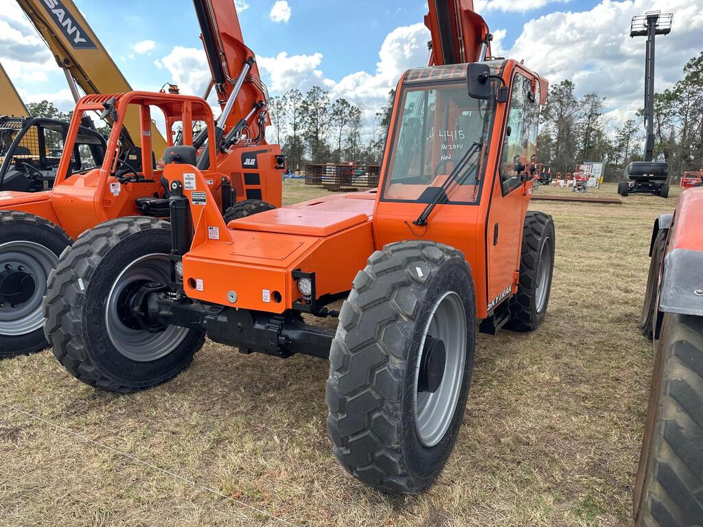 2023 SKYTRAK 8042 8000 LB DIESEL TELESCOPIC FORKLIFT TELEHANDLER 